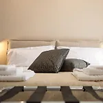Prometeo Rooms